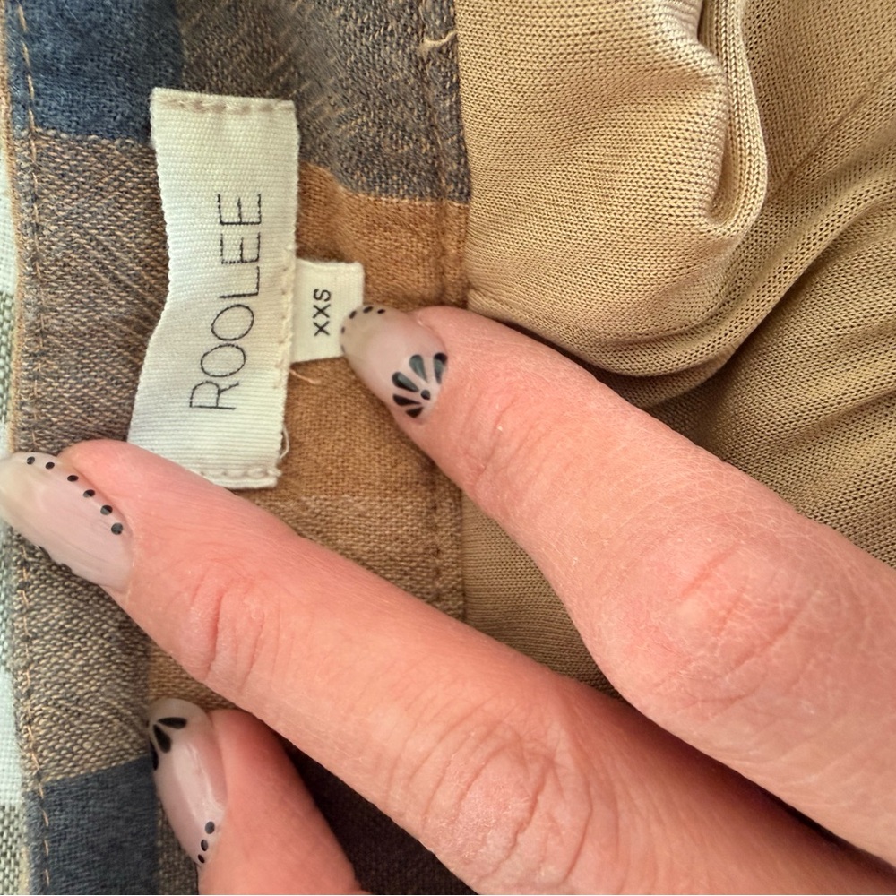 Roolee Wide-Leg Plaid Pants – Effortless & Chic - Picture 4 of 4